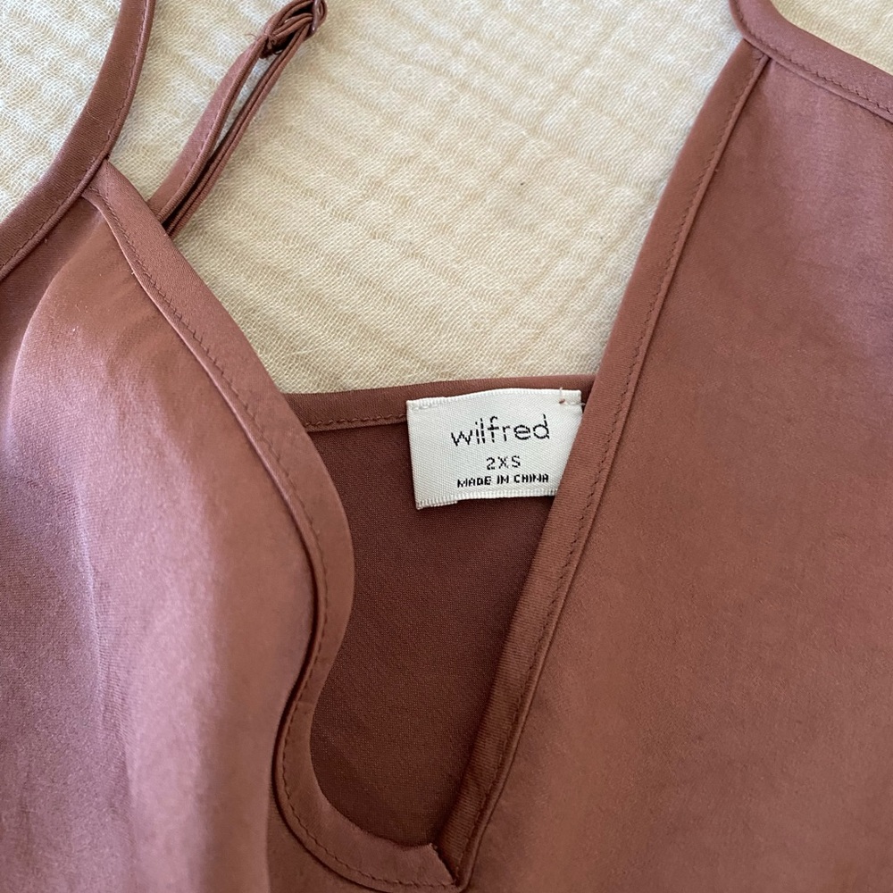Aritzia - Picture 2 of 5